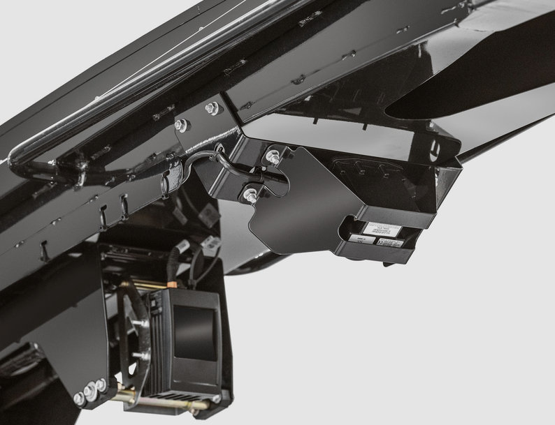 New crop blockage prevention tech, customizable steering and more for FR Forage Cruiser self-propelled forage harvesters